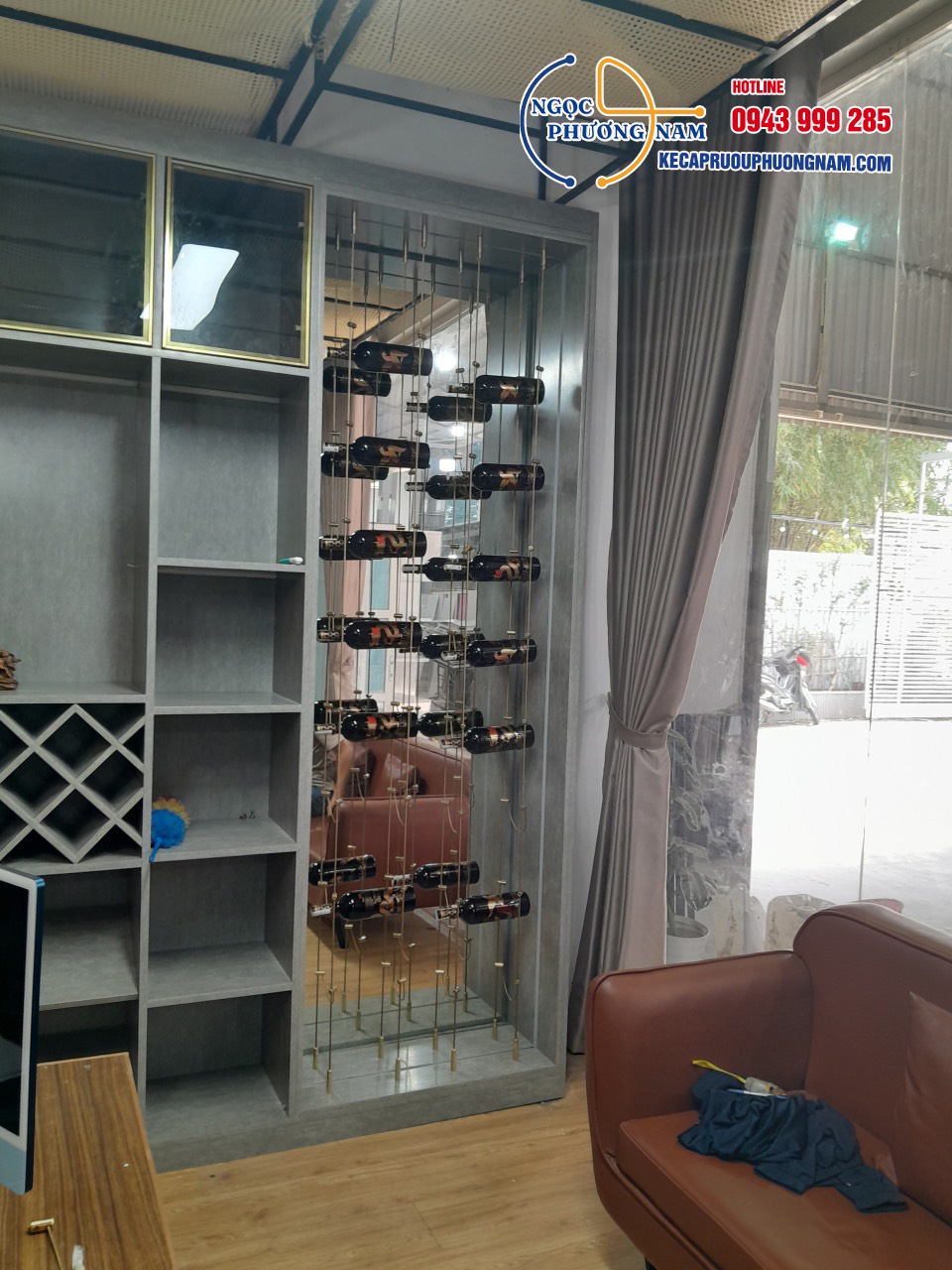 Lắp đặt kệ treo rượu cho khách tại TP.HCM 2 modul