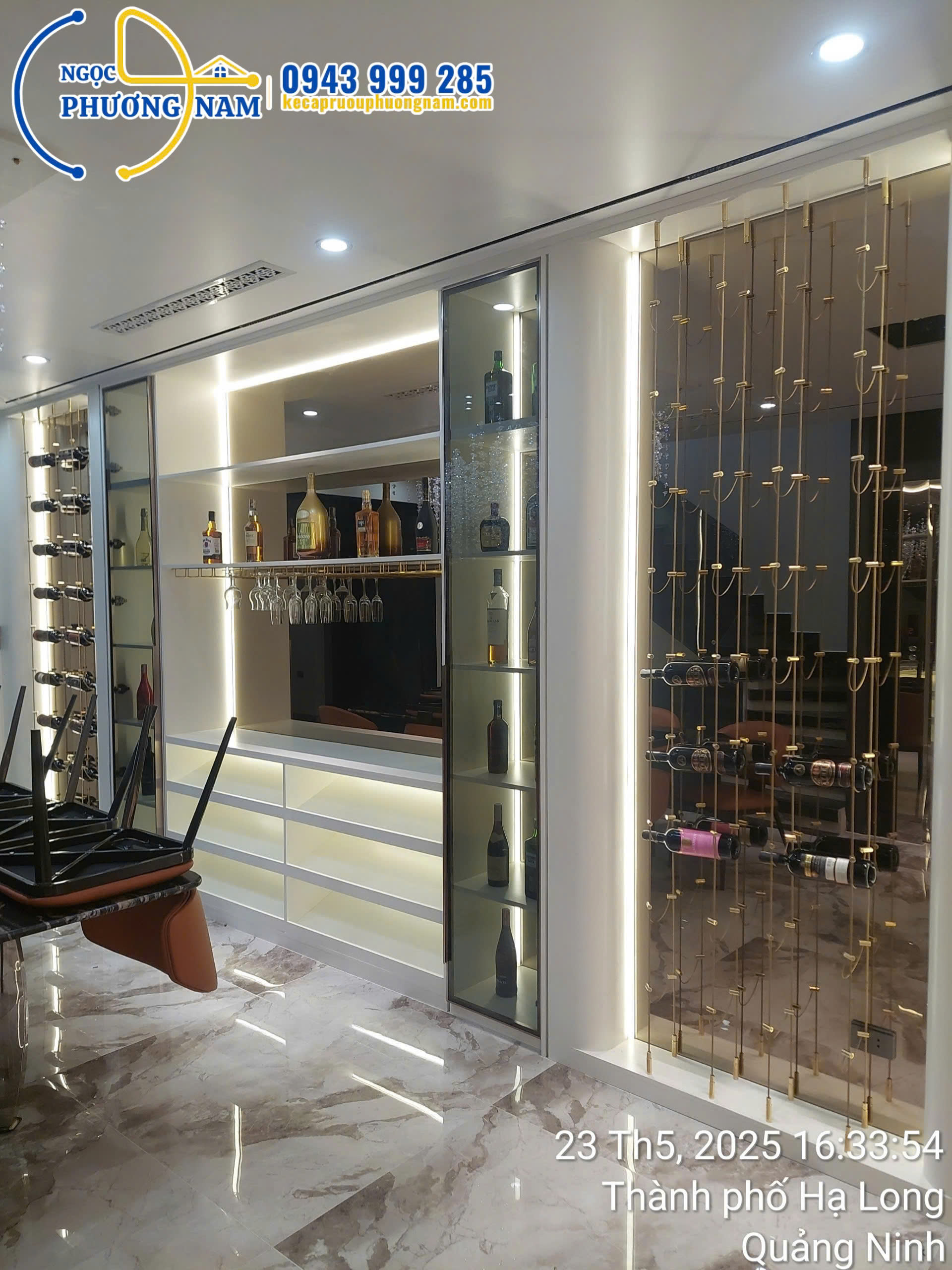 Tủ rượu đẹp hệ dây cáp treo thiết kế và lắp đặt trọn gói cho khách hàng tại Hạ Long, Quảng Ninh