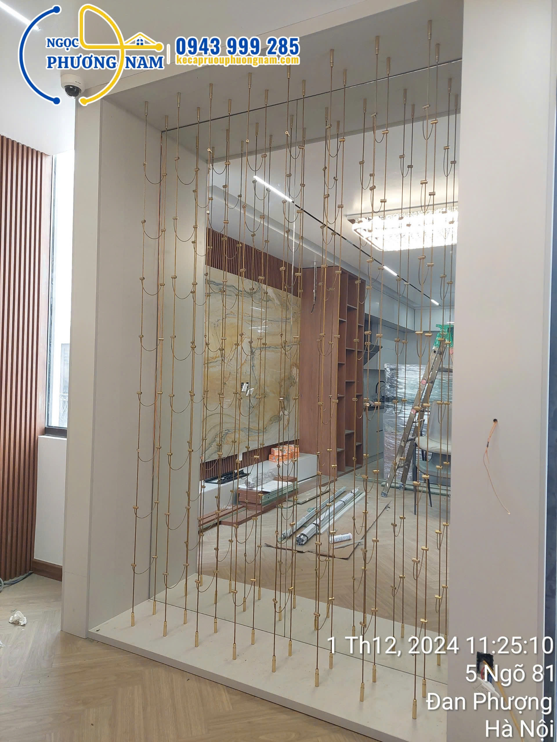 Tủ rượu đẹp hệ dây cáp treo thiết kế và lắp đặt trọn gói cho khách hàng tại Đan Phượng, Hà Nội