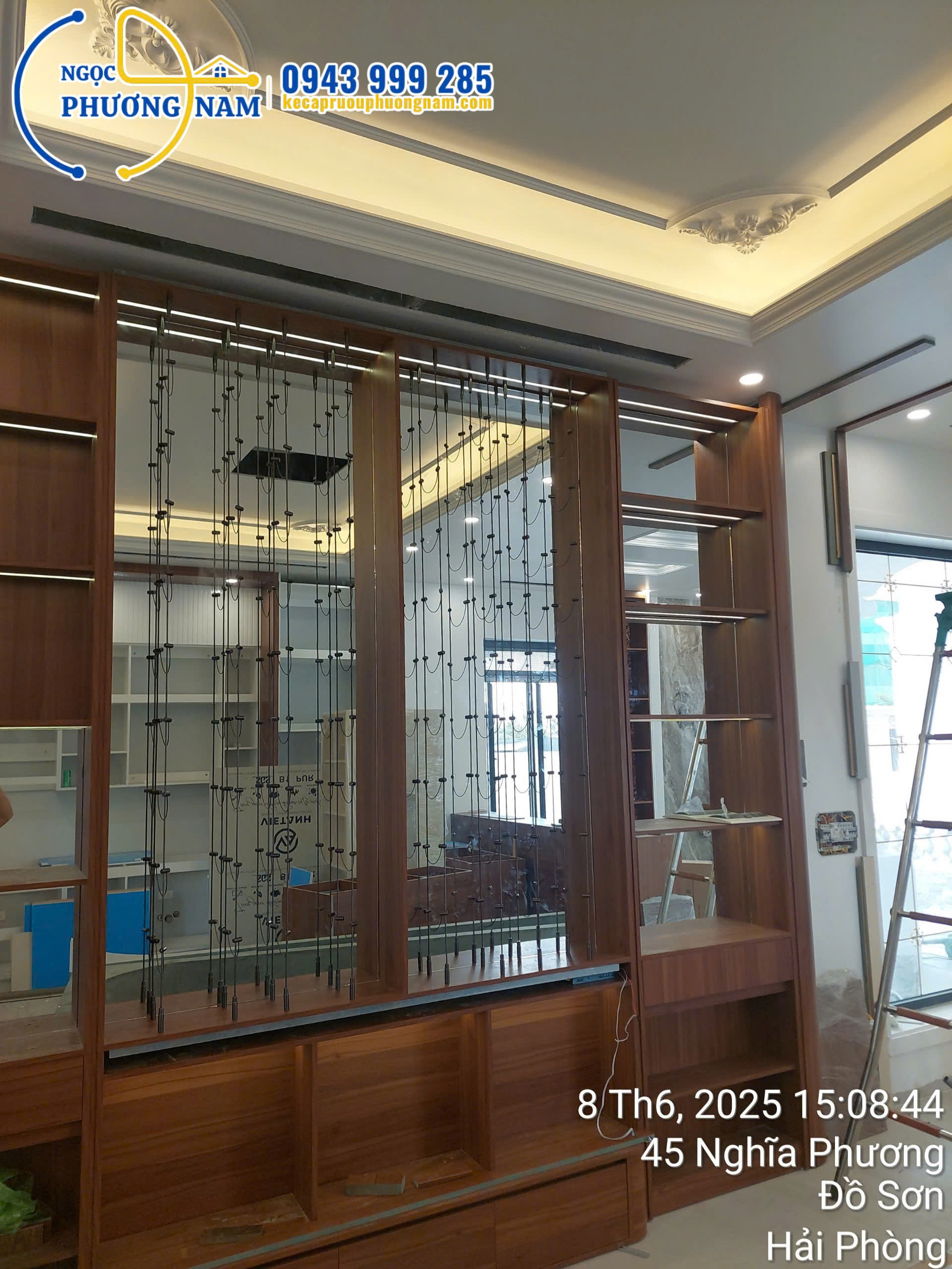 Tủ rượu đẹp hệ dây cáp treo thiết kế và lắp đặt trọn gói cho khách hàng tại Đồ Sơn, Hải Phòng